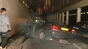 The car carrying Princess Diana crashed in a tunnel