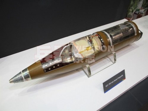 中國展示的GS1型155毫米制導炮彈