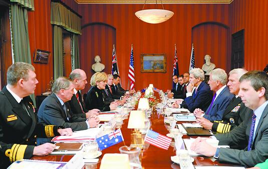 12日，美澳兩國在悉尼舉行部長級會議，雙方正式簽署一項為期25年的軍力部署協定。